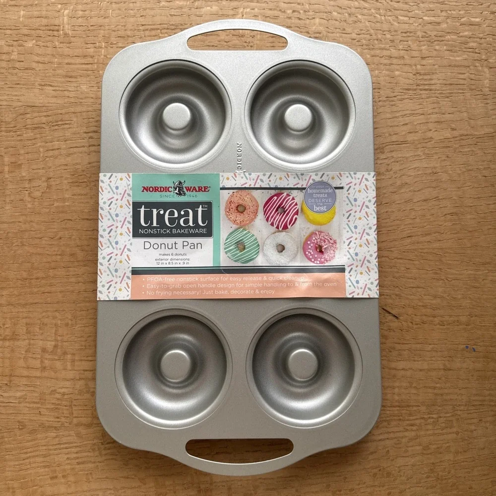 Nordic Ware Treat™ Nonstick Donut Pan 6 Holes New